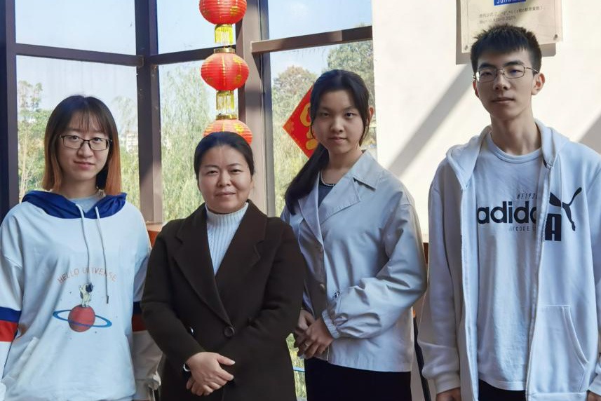 说明: //cet.xpjbet.net/__local/2/C4/46/85C98A8A7CEE0044E6575DAB852_763AEB43_370A2.jpg?e=.jpg